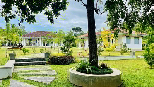 Oak Tree Villa Garden