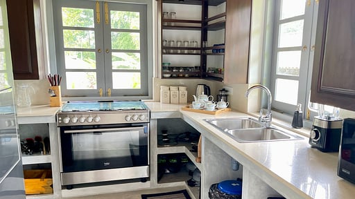 Oak Tree Villa Kitchen