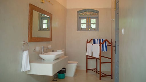 Oak Tree Villa Bedroom 4