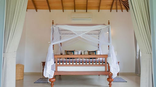 Oak Tree Villa Bedroom 5