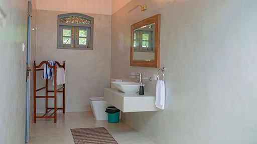 Oak Tree Villa Bedroom 5