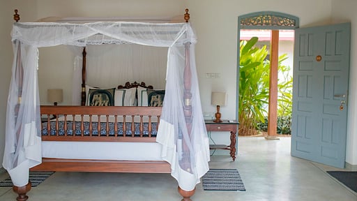 Oak Tree Villa Bedroom 1