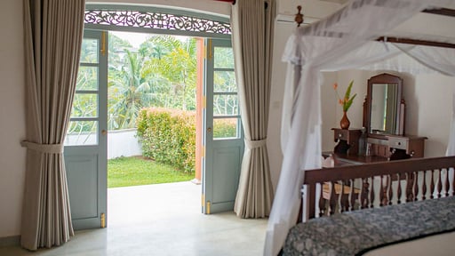 Oak Tree Villa Bedroom 1