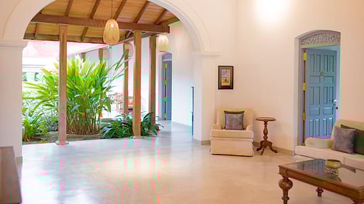 Oak Tree Villa Living room