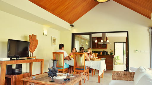 Oasis Villa 2 Dining area