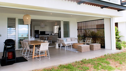 O'biches Beachfront Apartment Terrasse/Veranda