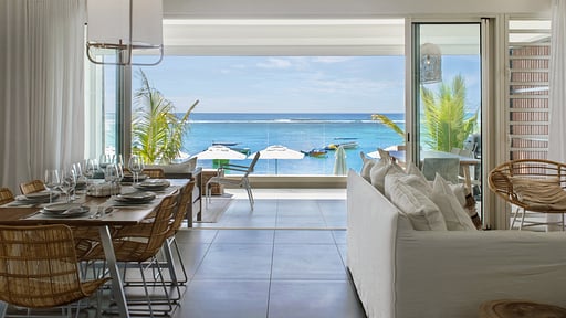 O'biches Beachfront Apartment Wohnbereich