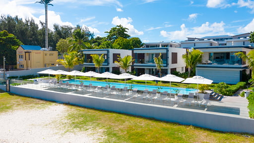 O'biches Beachfront Apartment Schwimmbad