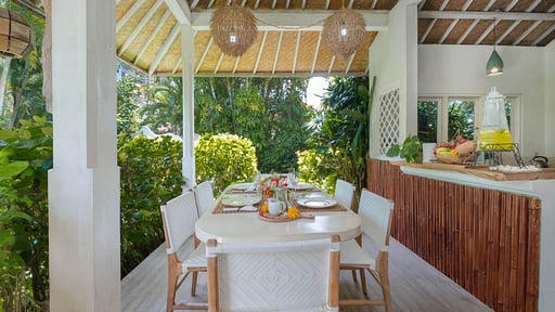 Ocean Luxury Villa 2 Dining area