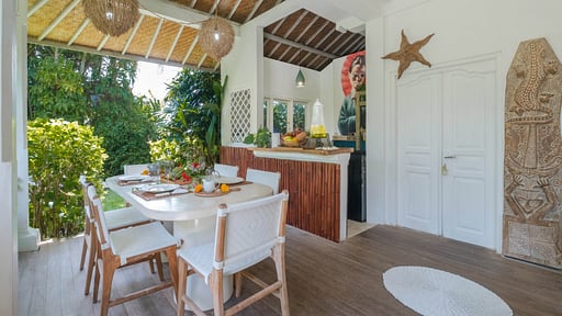 Ocean Luxury Villa 2 Dining area