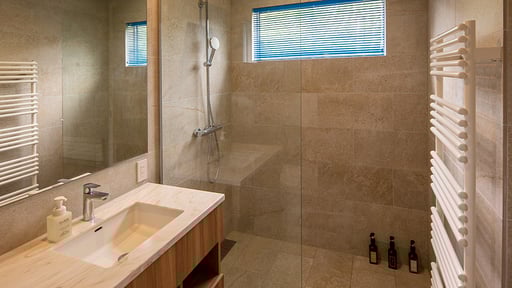 Off Piste Chalet Bedroom 2