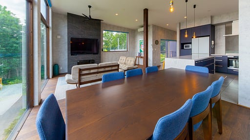 Off Piste Chalet Dining area