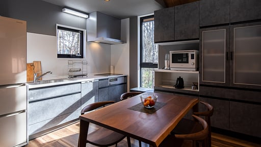Oradoro Apartment Dining area