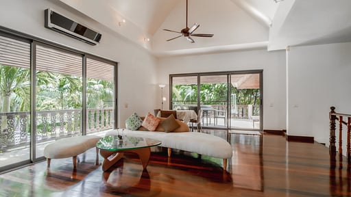 Orchid Villa Living room