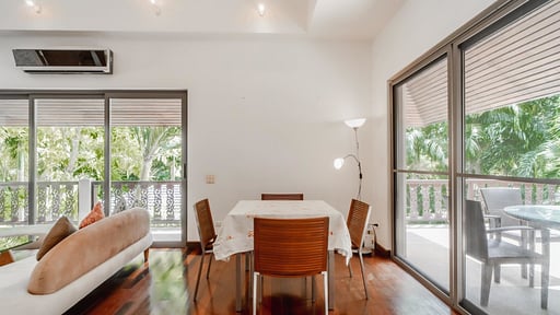 Orchid Villa Dining area