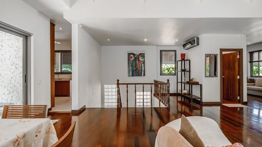 Orchid Villa Dining area