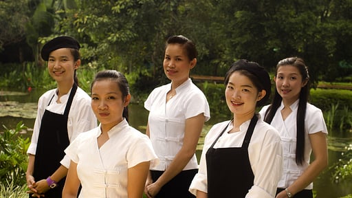 Pa Sak Tong Estate Villa staff