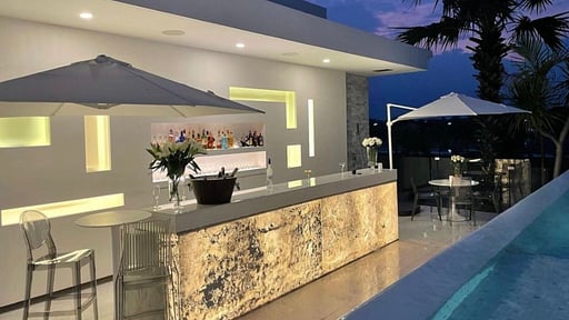 Palm Villa Outdoor bar