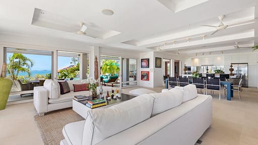 Panorama Summit Villa Living room 1