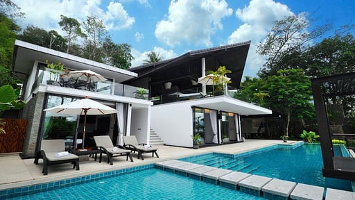 Patong Grand Villa Zwembad