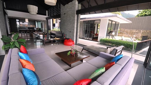 Patong Grand Villa Woonkamer