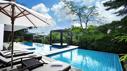 Patong Grand Villa Zwembad