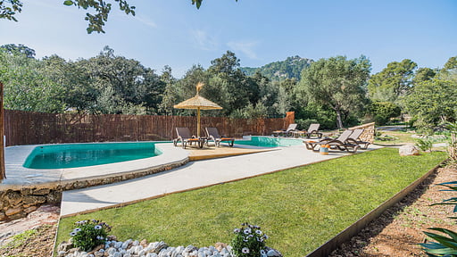 Romani Бассейн