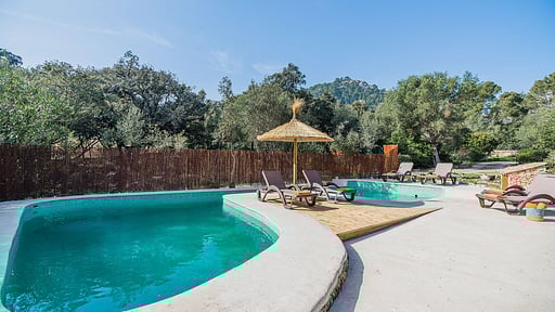 Romani Бассейн