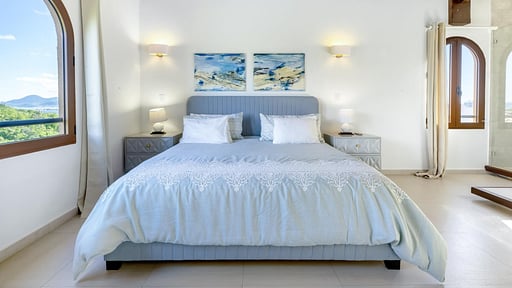 Penthouse La Perla Sky Bedroom 2