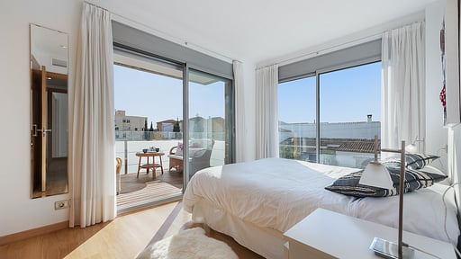 Penthouse Rosas Bedroom 1