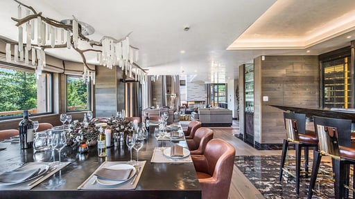 Chalet Perce Neige Dining area
