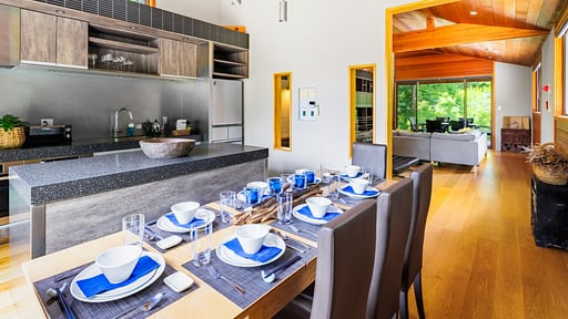 Phoenix Cocoon Chalet Dining area