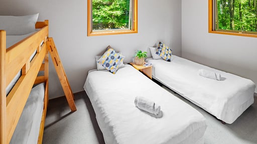 Phoenix Cocoon Chalet Bedroom 3