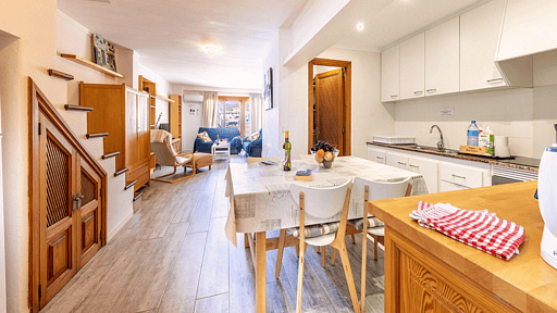 PISO MARINA Dining area