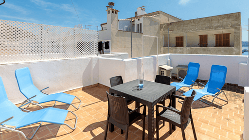 PISO MARINA Dining area