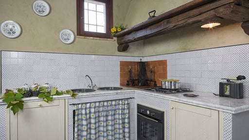 Podere La Casetta Granaio Kitchen