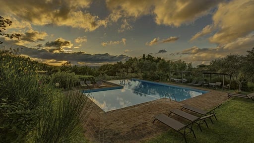 Podere La Casetta Granaio Swimming pool