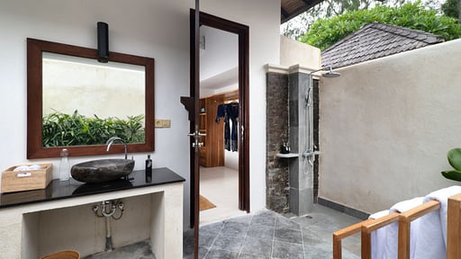 Pondok Santi Two Bedroom Pool Villa Dormitorio 1
