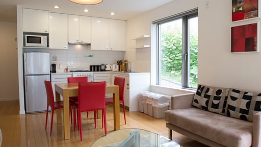 Powder Tracks Apartment One Bedroom Dining area