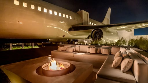 Private Jet Villa Living room 2