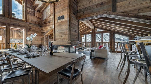 Chalet Pure Black Crystal Dining area