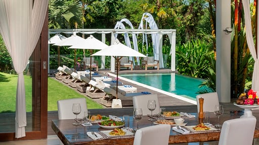 Pure Villa Dining area