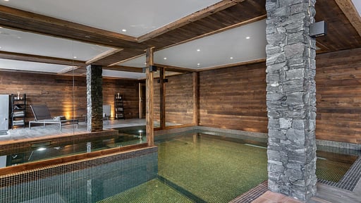 Chalet Pure White Crystal Schwimmbad