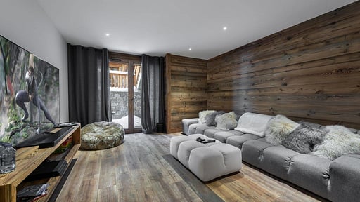 Chalet Pure White Crystal Medienraum