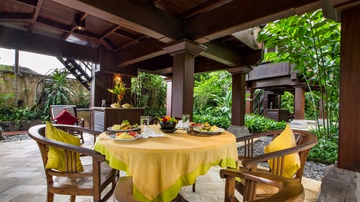 Villa Purnati Dining area