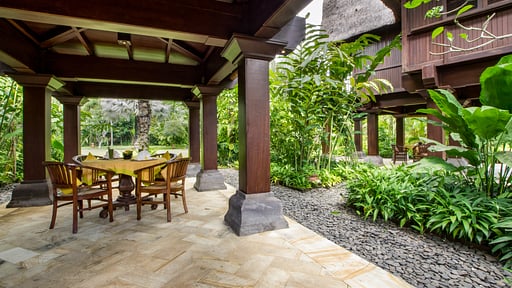 Villa Purnati Dining area