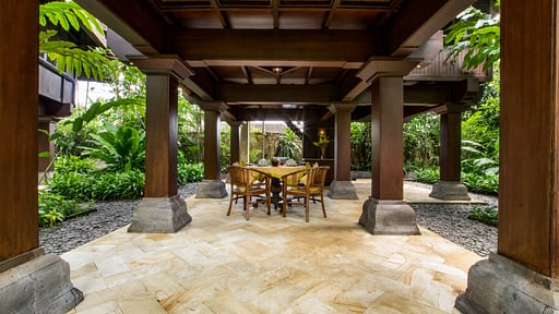 Villa Purnati Dining area