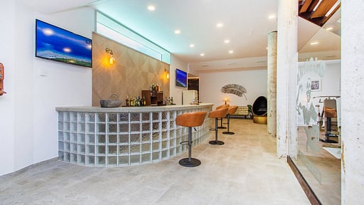 Rainbow Home Bar intérieur