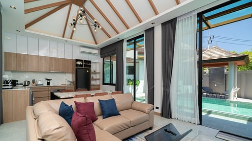 Rawayana Central Park Five Bedroom Deluxe Villa Living room