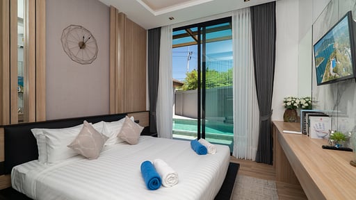 Rawayana Central Park Five Bedroom Deluxe Villa Bedroom 1